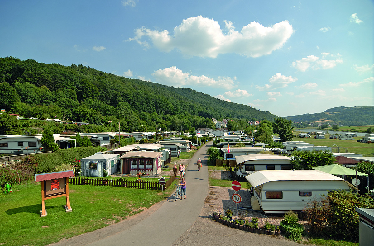 Camping Weserbergland ist Camping an der Weser in Bodenwerder, auf dem Campingplatz oder im Ferienhaus, ganz nach belieben.